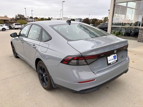 Certified 2025 Honda Accord SE image 7