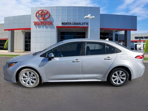 Used 2025 Toyota Corolla LE image 5