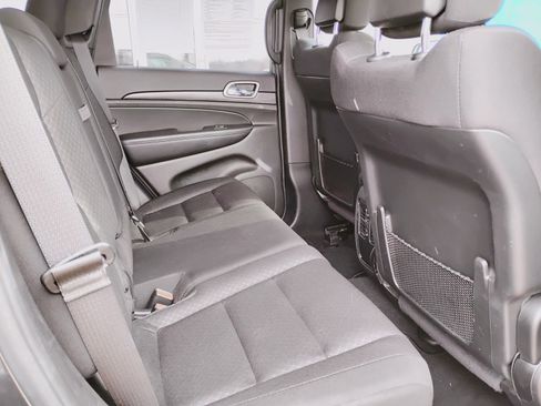 Used 2020 Jeep Grand Cherokee Laredo image 19