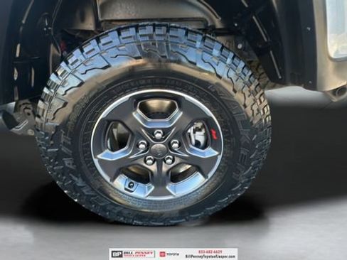Used 2023 Jeep Gladiator Willys image 18