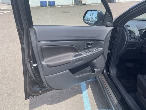 Used 2025 Mitsubishi Outlander Sport AWD image 16