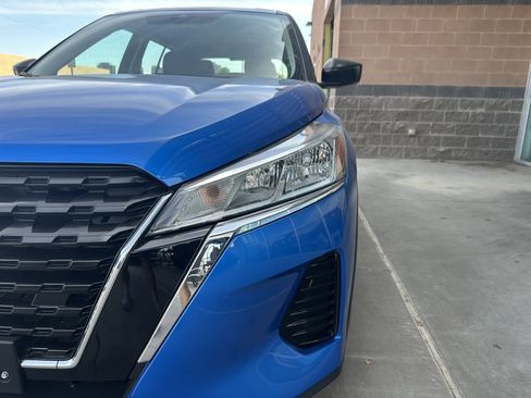 Used 2023 Nissan Kicks S image 9