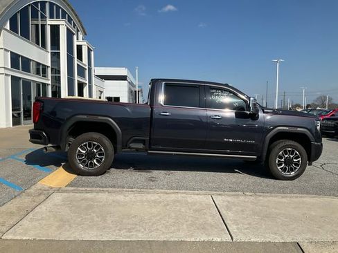 Used 2024 GMC Sierra 2500 Denali Ultimate image 7
