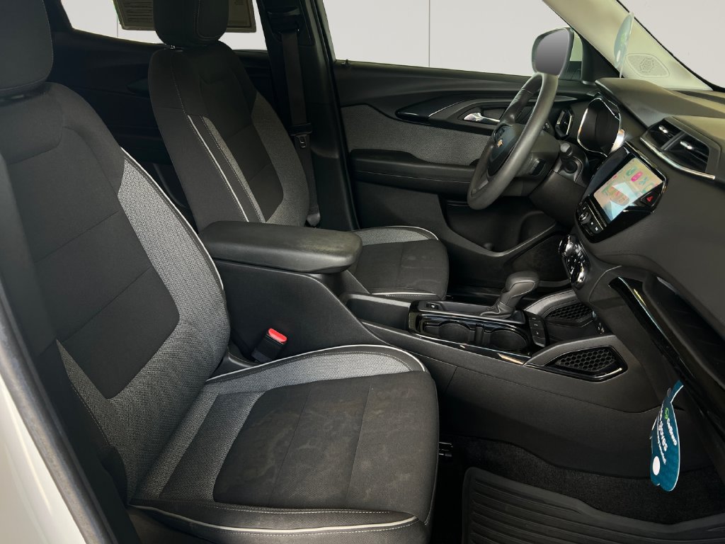 Used 2021 Chevrolet TrailBlazer LT w/ Convenience Package FWD image 16