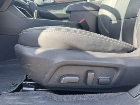 Used 2019 Subaru Outback 3.6R Limited AWD/4WD image 12