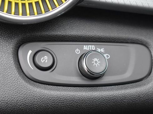 New 2026 Chevrolet Trax LT w/ LPO, Blackout Package image 22