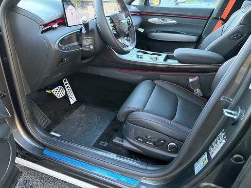 New 2026 Genesis GV70 2.5T Sport Prestige AWD/4WD image 9