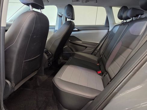 Used 2022 Volkswagen Taos SE image 11