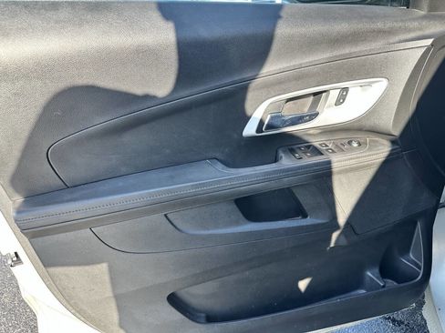 Used 2013 Chevrolet Equinox LS image 19