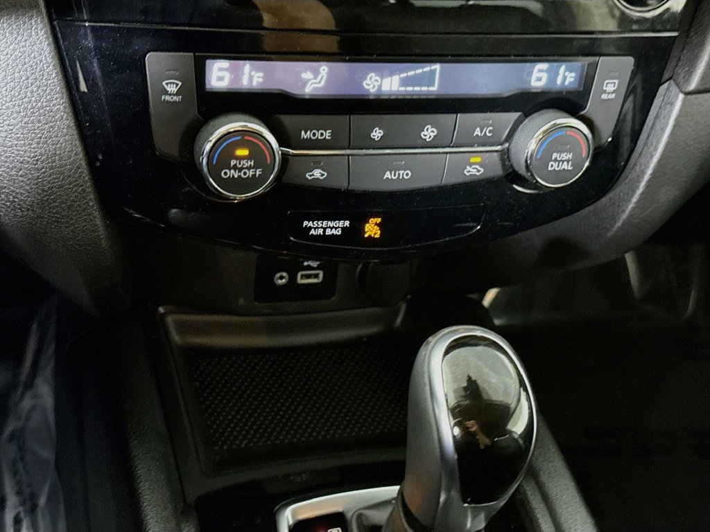 Used 2020 Nissan Rogue SV FWD image 6