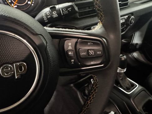 Used 2024 Jeep Wrangler Unlimited Sport AWD/4WD image 7