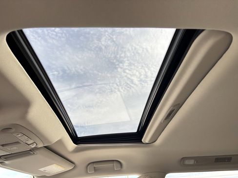 Used 2024 Nissan Armada Platinum w/ Captain's Chairs Package image 7