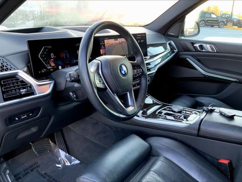 Used 2025 BMW X5 xDrive50e image 17