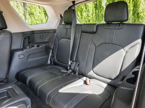 Certified 2025 Honda Pilot EX-L image 30