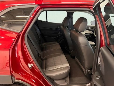 Used 2025 Chevrolet Trax LT image 9