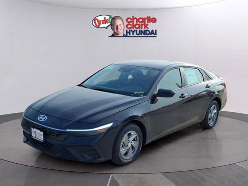New 2026 Hyundai Elantra SE FWD image 1
