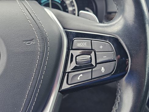 Used 2019 BMW 530e w/ Convenience Package RWD image 22