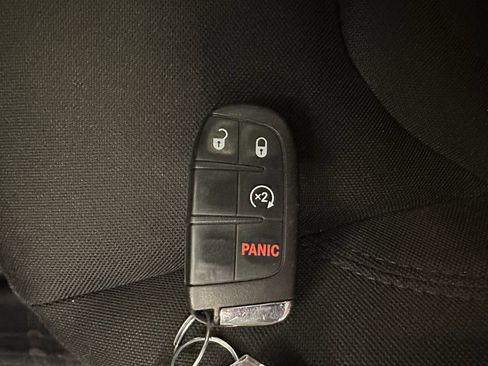 Used 2020 Jeep Renegade Latitude w/ Cold Weather Group AWD/4WD image 16