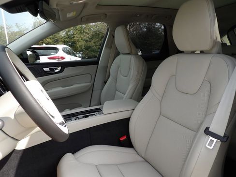 New 2026 Volvo XC60 B5 Ultra w/ Protection Package Premier image 12