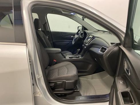Used 2019 Chevrolet Equinox LT w/ Driver Convenience Package AWD/4WD image 22