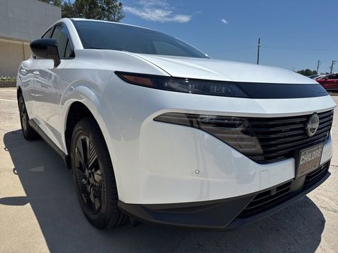 New 2025 Nissan Murano SV image 4