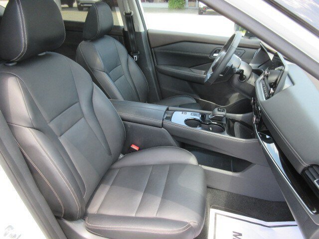 Used 2023 Nissan Rogue SL w/ SL Premium Package FWD image 13