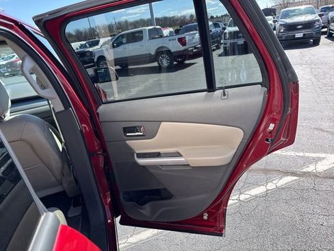 Used 2013 Ford Edge SEL image 33