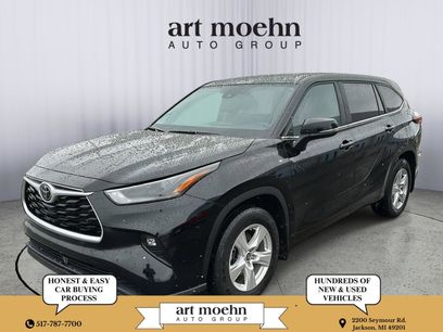 Used 2023 Toyota Highlander LE