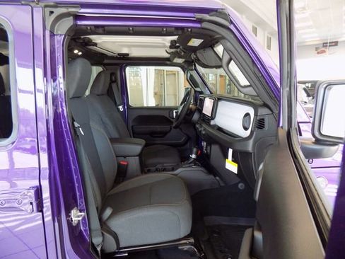 New 2026 Jeep Gladiator Sport image 25