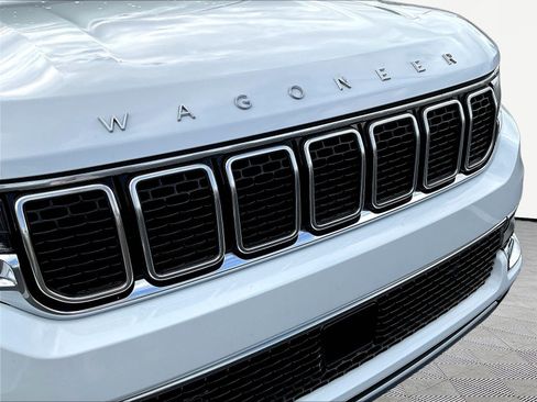 Used 2023 Jeep Wagoneer Series II AWD/4WD image 32