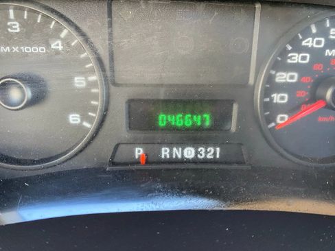 Used 2005 Ford F350 165 W.B. 2D image 13