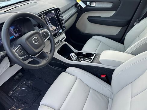 New 2026 Volvo XC40 B5 Plus w/ Climate Package image 8