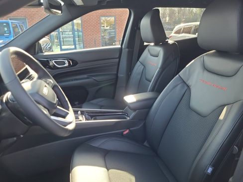 New 2026 Jeep Compass Trailhawk image 30