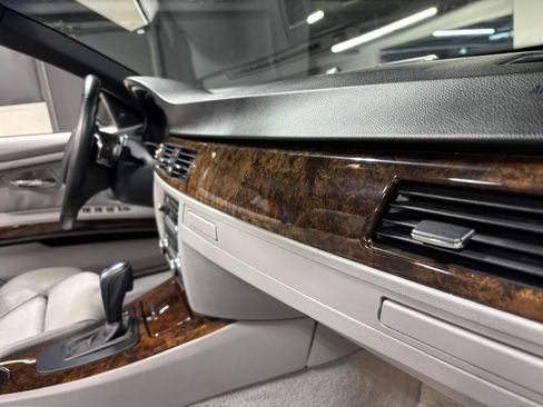 Used 2008 BMW 335i Convertible w/ Premium Pkg image 23