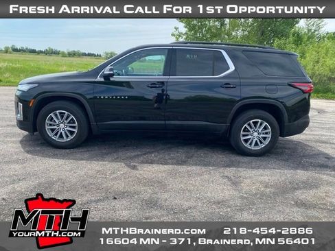 Used 2023 Chevrolet Traverse LT w/ LPO, Floor Liner Package AWD/4WD image 5