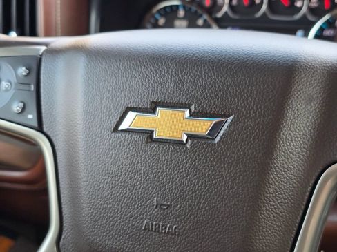 Used 2018 Chevrolet Silverado 1500 High Country AWD/4WD image 31