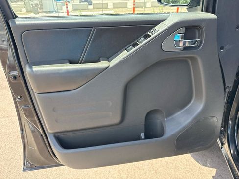 Used 2018 Nissan Frontier PRO-4X AWD/4WD image 14