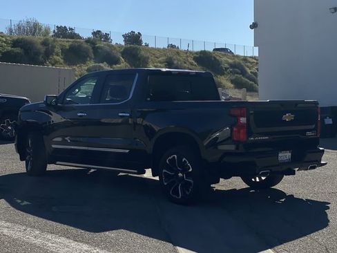 Certified 2025 Chevrolet Silverado 1500 High Country AWD/4WD image 15