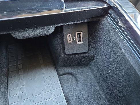 Used 2022 Lincoln Nautilus Reserve w/ Equipment Group 201A image 19