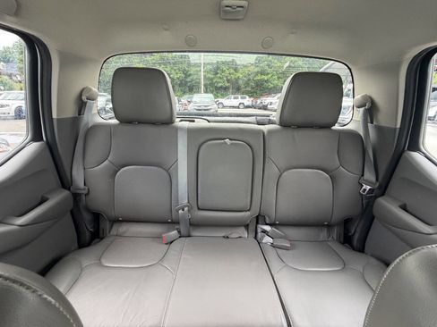 Used 2012 Nissan Frontier SL RWD image 18