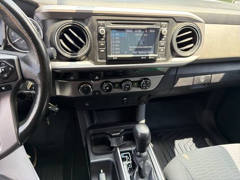 Used 2016 Toyota Tacoma SR5 w/ Towing Package AWD/4WD image 17