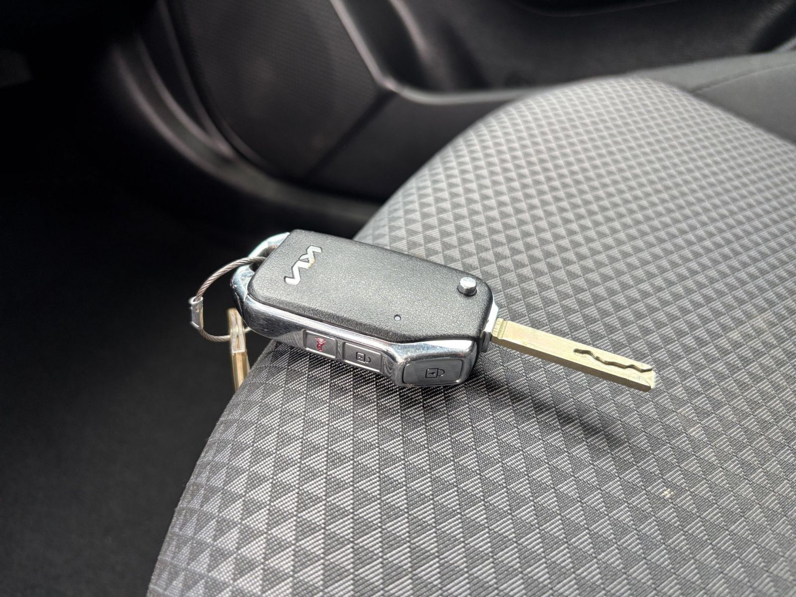 Used 2025 Kia Soul LX w/ LX Technology Package FWD image 20