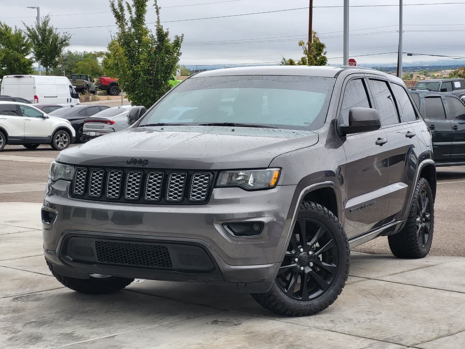 Used 2017 Jeep Grand Cherokee Altitude AWD/4WD image 1