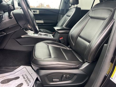 Used 2023 Ford Explorer XLT w/ Equipment Group 202A image 22