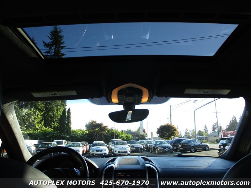 Used 2011 Porsche Cayenne Turbo AWD/4WD image 20