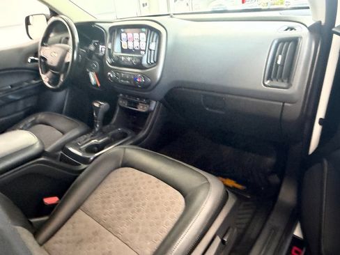 Used 2017 Chevrolet Colorado Z71 AWD/4WD image 13