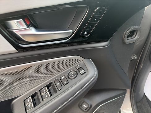 Used 2023 Acura MDX SH-AWD w/ Technology Package image 29