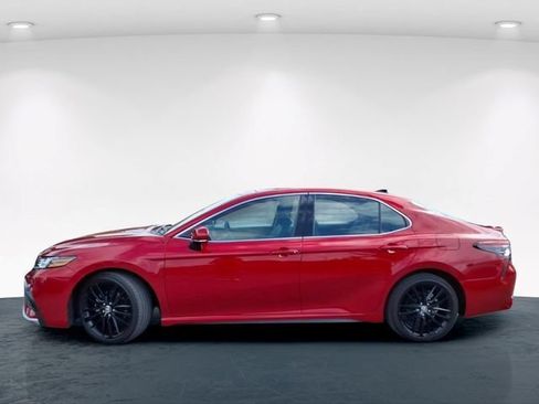 Used 2021 Toyota Camry XSE FWD image 13