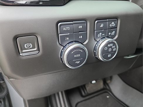 Certified 2024 GMC Sierra 1500 AT4 w/ Technology Package AWD/4WD image 11
