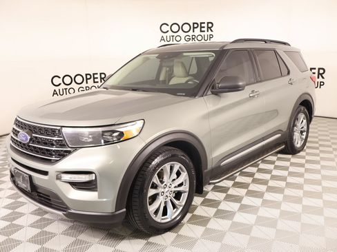 Used 2020 Ford Explorer XLT w/ Equipment Group 202A RWD image 10